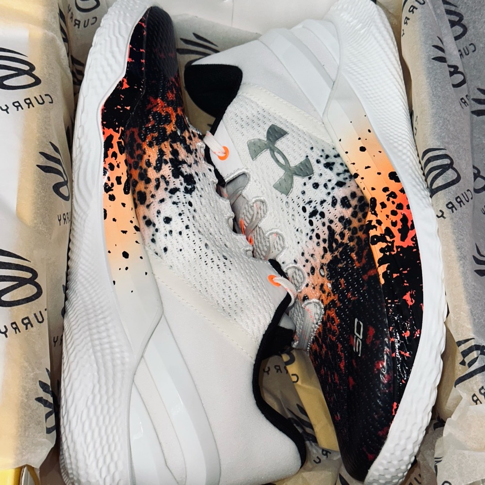 Curry 2 Low FloTro NM Men’s Sz 11 US New w Og Box  3026277-100